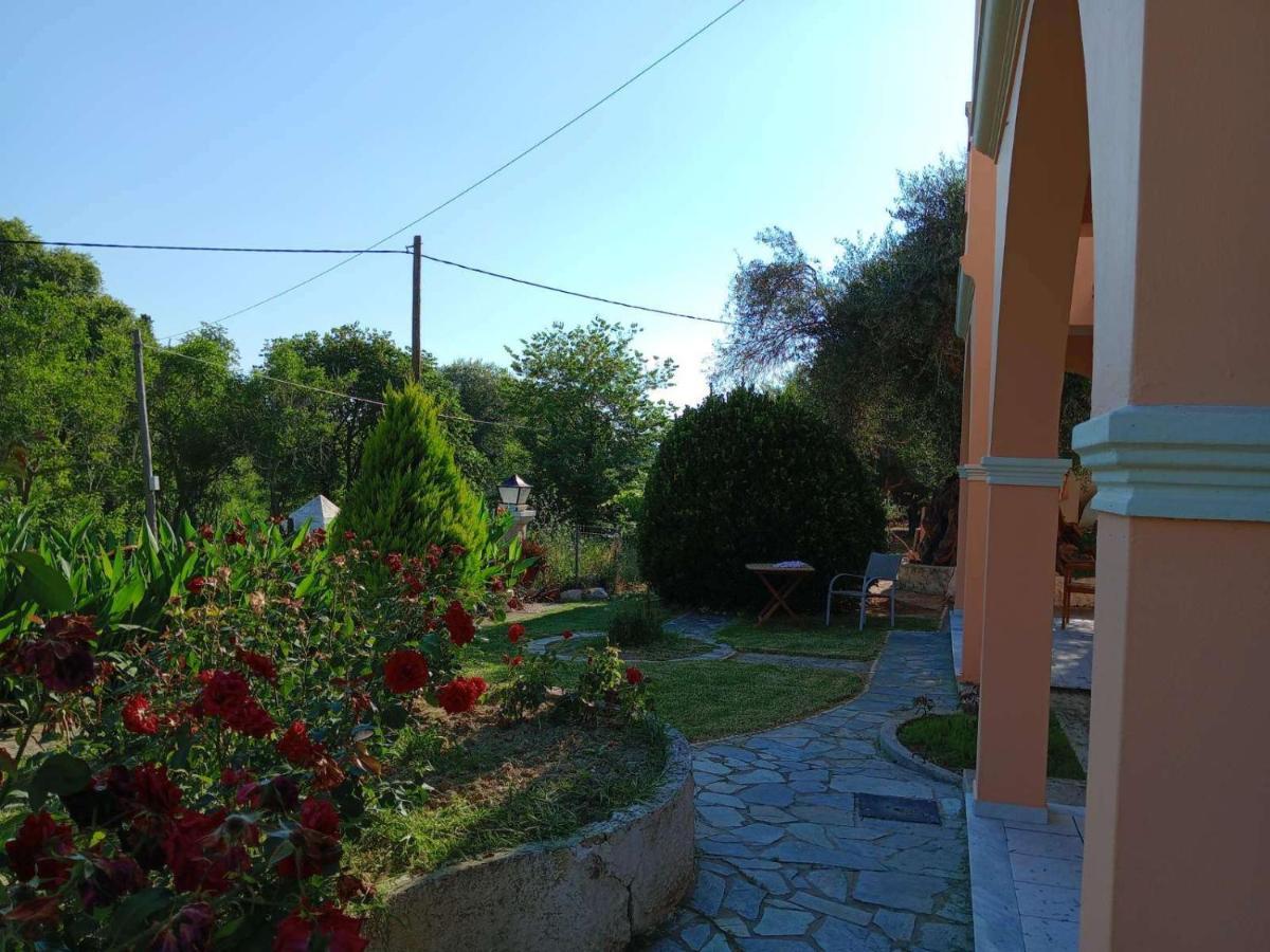Pool Villa Grigoris Aspiotades Exterior foto